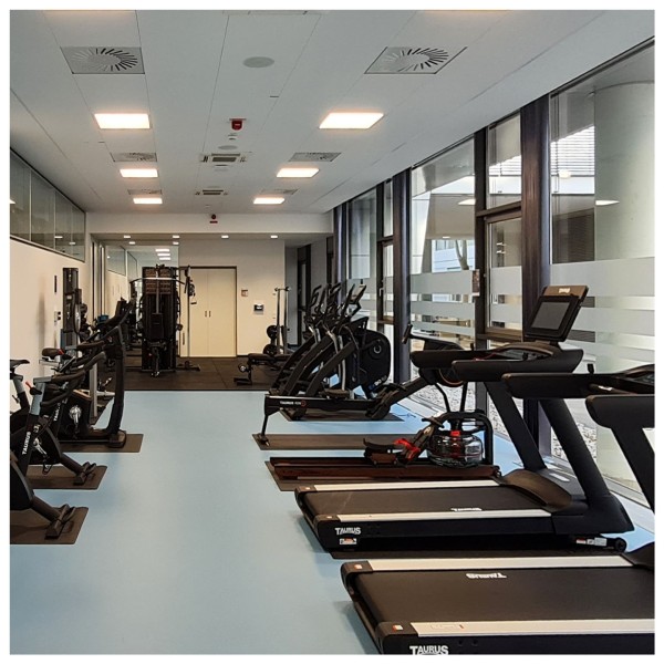 FITNESSSTUDIO IN KARLSRUHE
#sunds #architektur #gym #kernsanierung #fitness #enbw